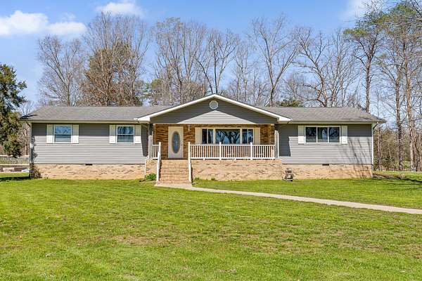 2 Acres of Land with Home for Sale in Trenton, Georgia