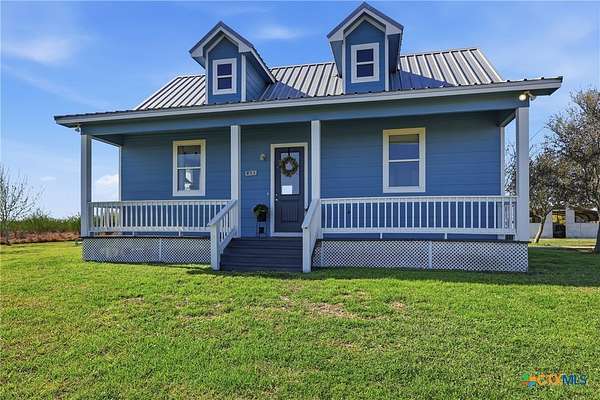 14.9 Acres of Land with Home for Sale in Victoria, Texas