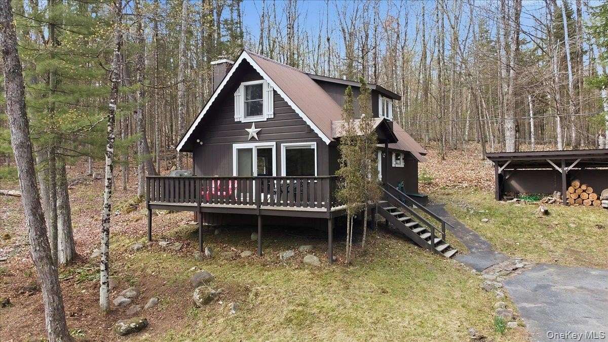 1.52 Acres of Land with Home for Sale in Johnsburg Town, New York