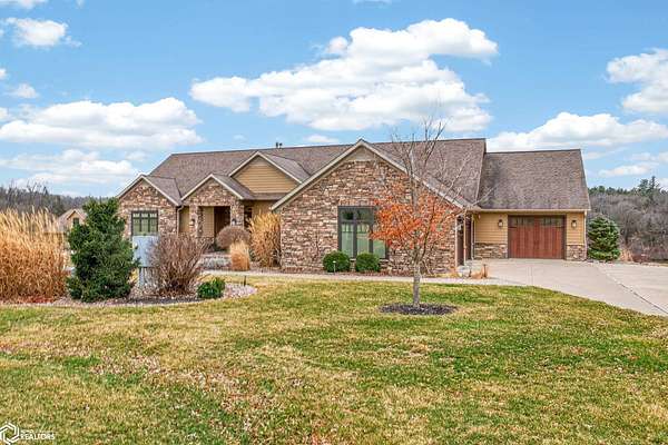 116 Acres of Recreational Land with Home for Sale in Bloomfield, Iowa