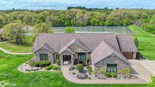 116 Acres of Recreational Land with Home for Sale in Bloomfield, Iowa