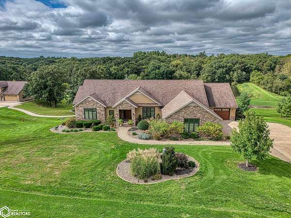 116 Acres of Recreational Land with Home for Sale in Bloomfield, Iowa
