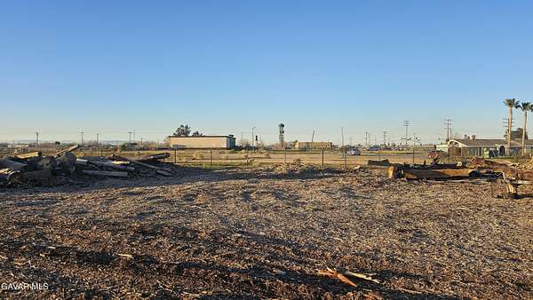 1.12 Acres of Land for Sale in Sun Village, California