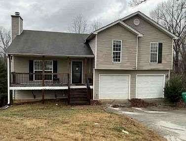 1.86 Acres of Land with Home for Sale in Lula, Georgia