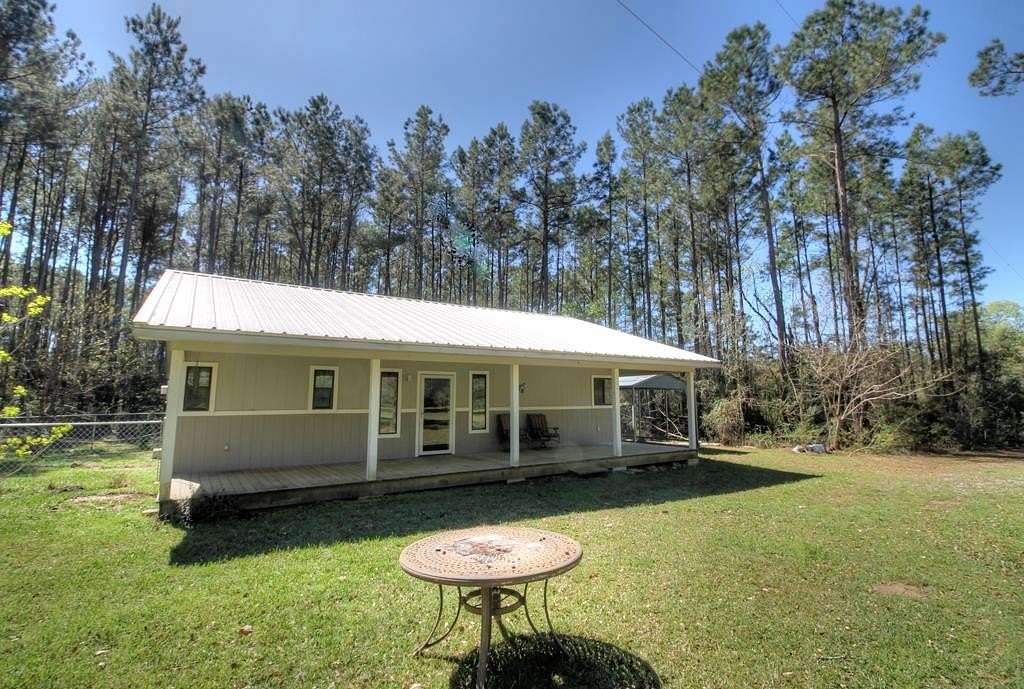 1.5 Acres of Land with Home for Sale in Lufkin, Texas