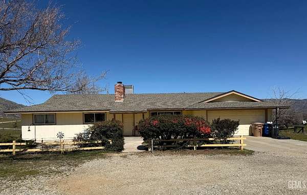 2.83 Acres of Land with Home for Sale in Tehachapi, California