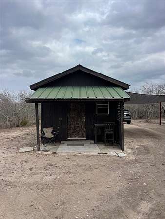 15 Acres of Recreational Land with Home for Sale in George West, Texas