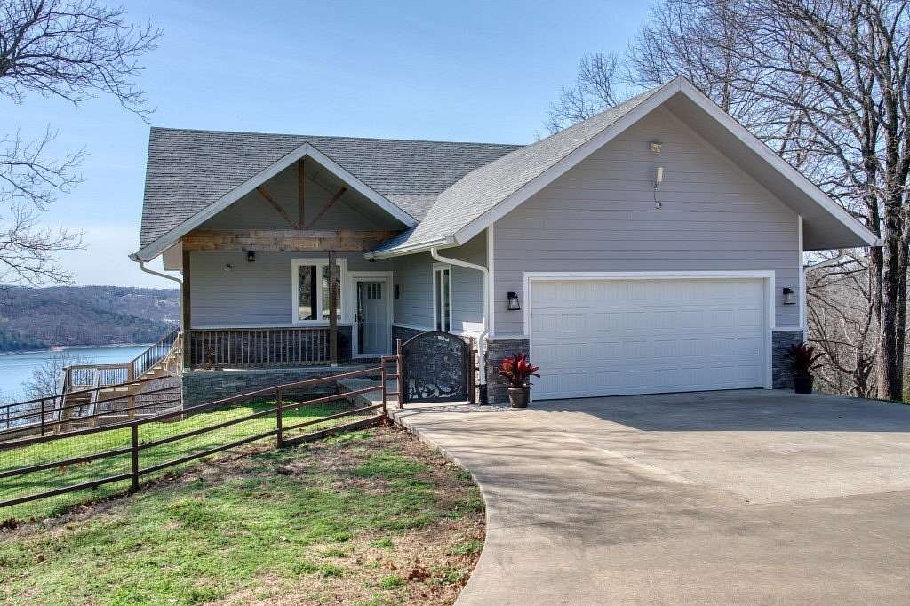 15.8 Acres of Land with Home for Sale in Eureka Springs, Arkansas