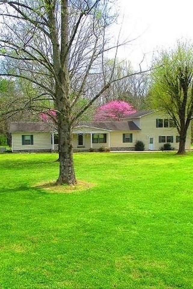 15 Acres of Land with Home for Sale in Rockfield, Kentucky
