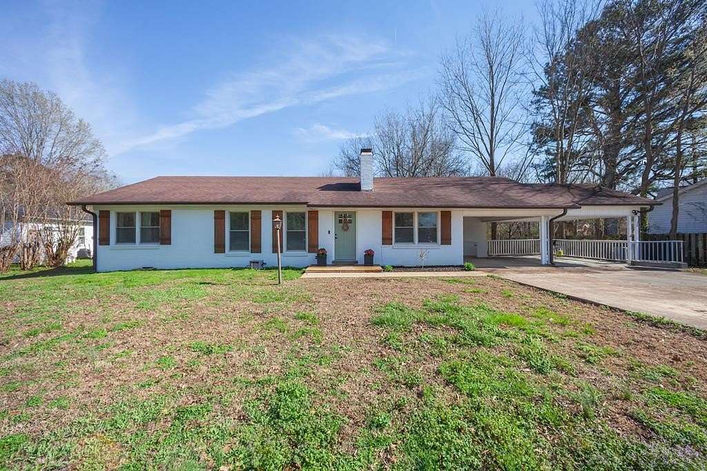 2 Acres of Land with Home for Sale in Huntingdon, Tennessee