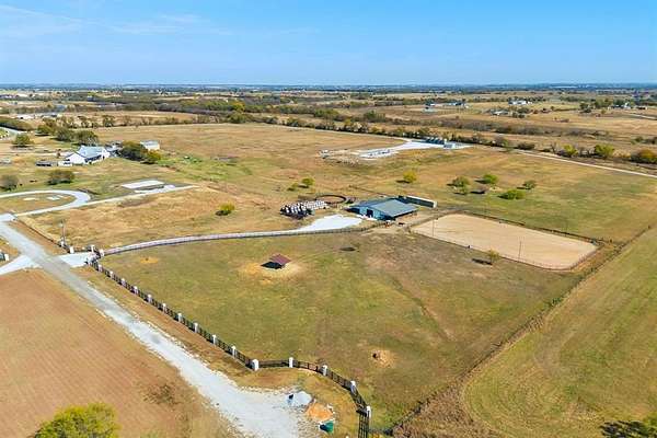 32 Acres of Agricultural & Residential Land for Sale in Justin, Texas