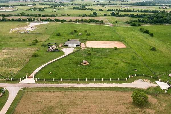 32 Acres of Agricultural & Residential Land for Sale in Justin, Texas