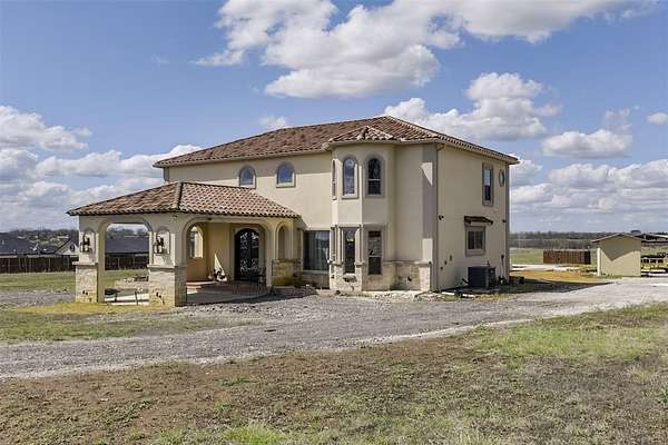 20 Acres of Land with Home for Sale in Itasca, Texas