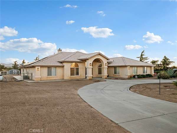 4.29 Acres of Land with Home for Sale in Oak Hills, California