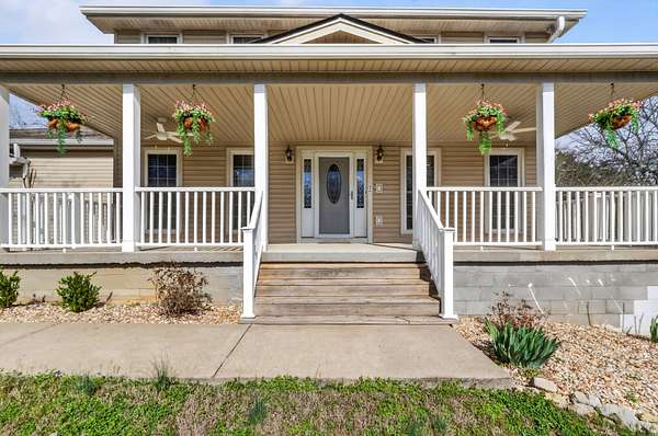 2.1 Acres of Land with Home for Sale in Lebanon, Tennessee