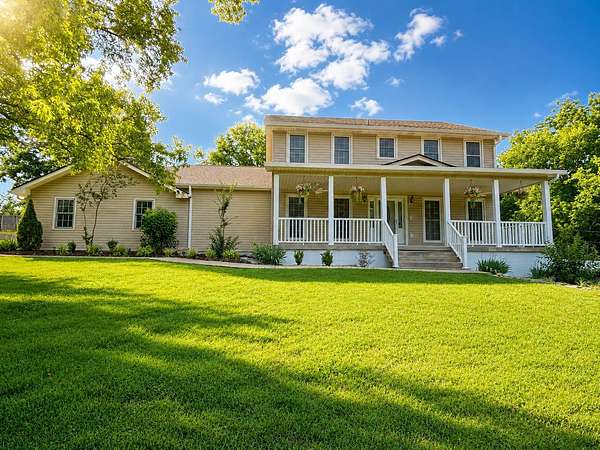 2.1 Acres of Land with Home for Sale in Lebanon, Tennessee