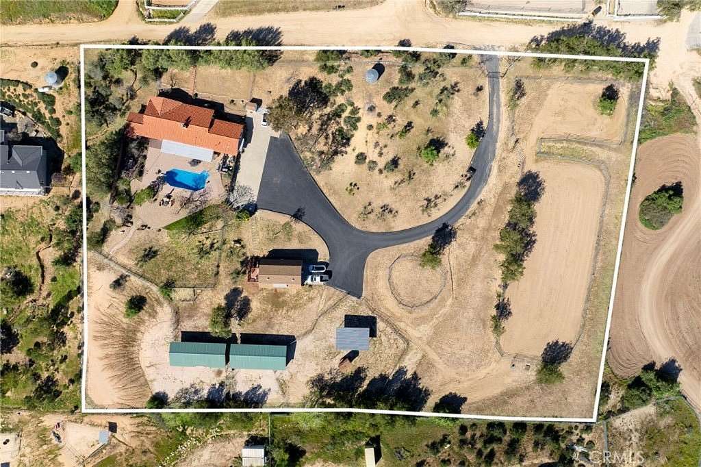 3.7 Acres of Land with Home for Sale in Agua Dulce, California