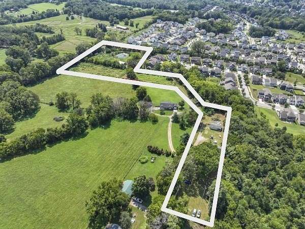 6.86 Acres of Land with Home for Sale in Franklin, Tennessee