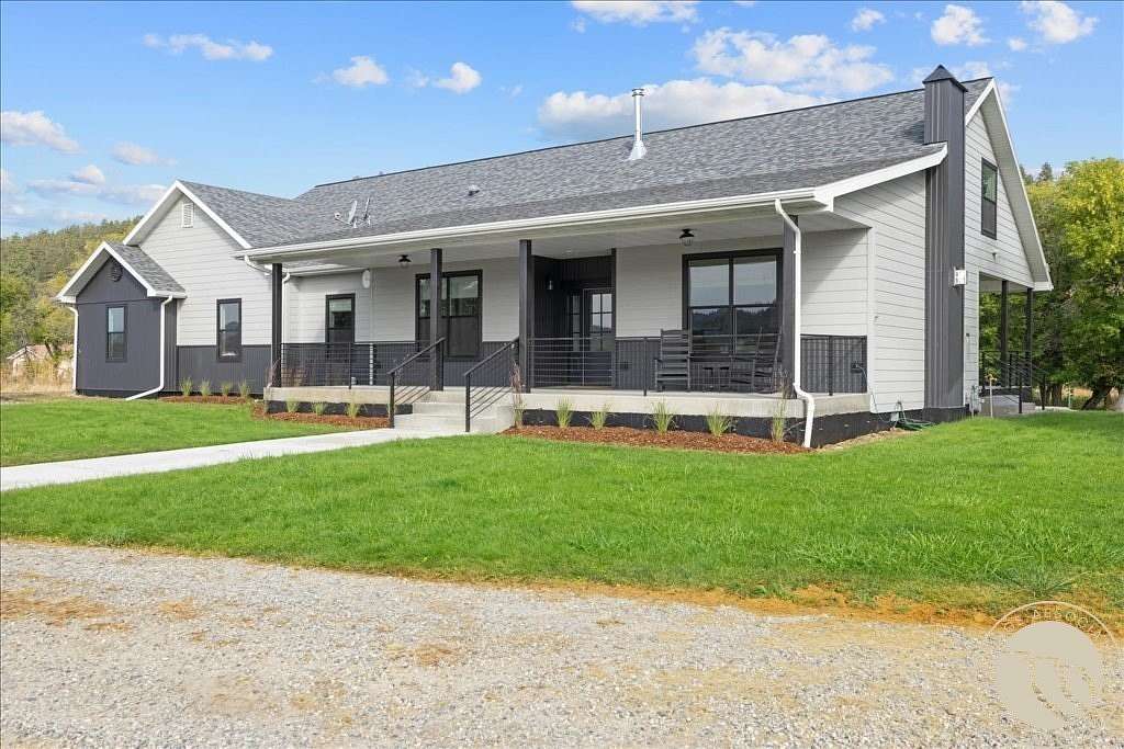 21.3 Acres of Land with Home for Sale in Columbus, Montana