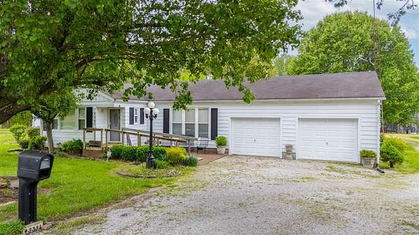 16 Acres of Land with Home for Sale in Bowling Green, Kentucky