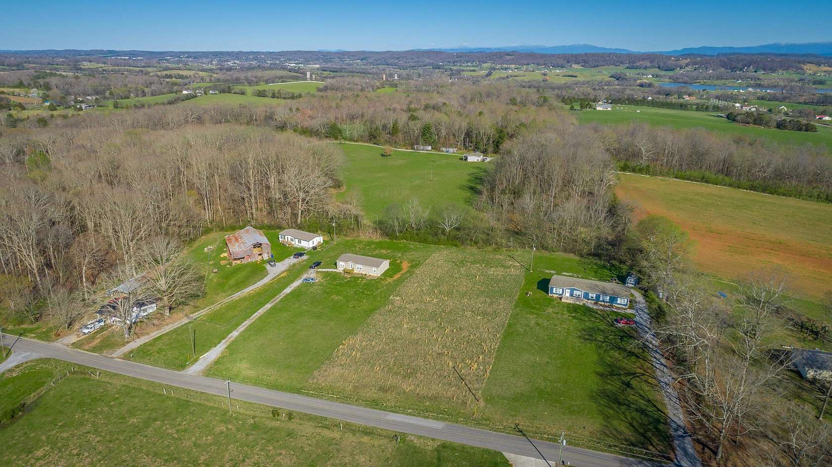 1 Acre of Residential Land for Sale in Sweetwater, Tennessee