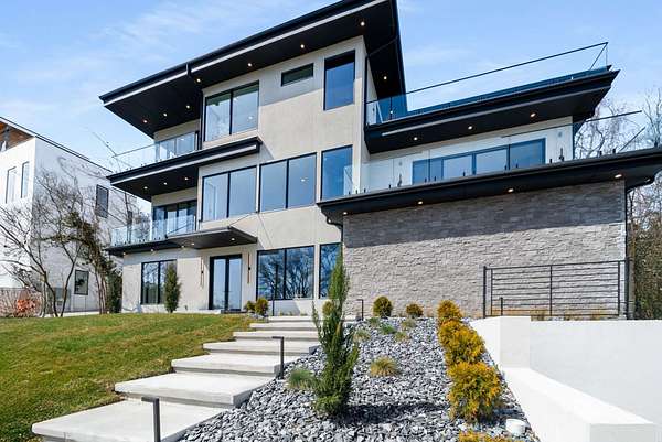 1.64 Acres of Land with Home for Sale in Nashville, Tennessee