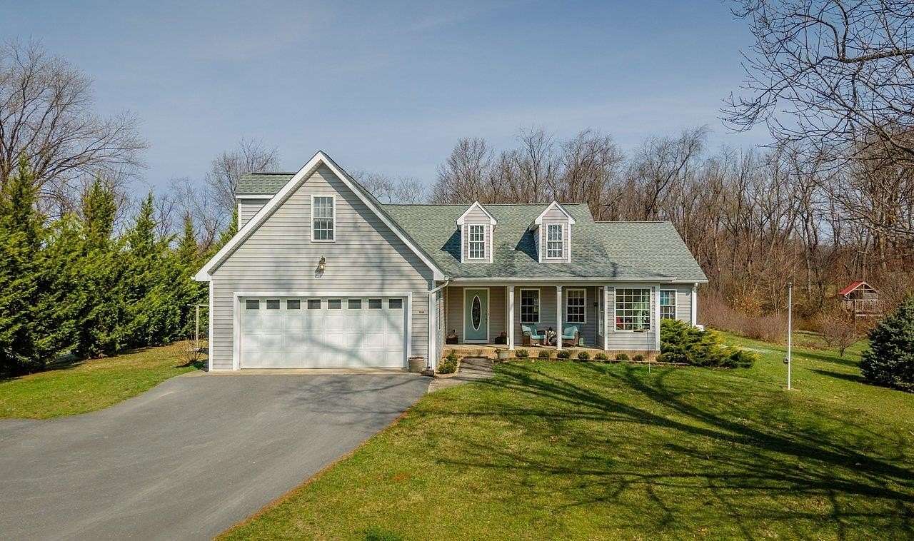 2 Acres of Land with Home for Sale in Waynesboro, Virginia