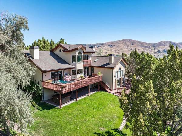 9.48 Acres of Land with Home for Sale in Pocatello, Idaho