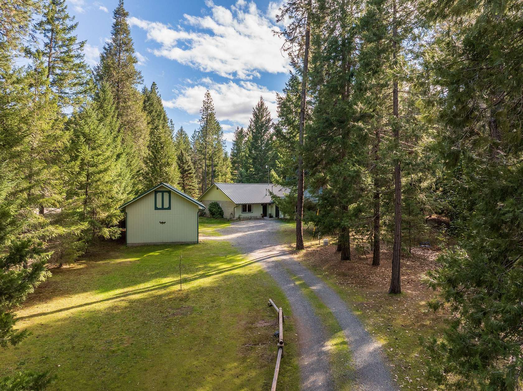 2.59 Acres of Land with Home for Sale in Grants Pass, Oregon