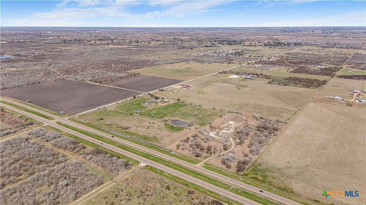 27.8 Acres of Improved Commercial Land for Sale in Victoria, Texas