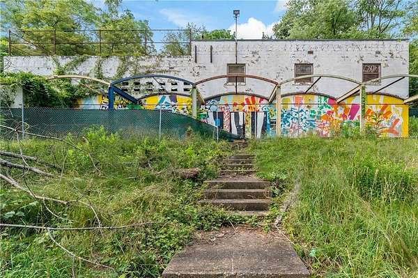 1.87 Acres of Mixed-Use Land for Sale in Pittsburgh, Pennsylvania