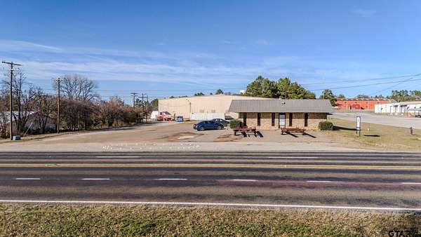6 Acres of Improved Commercial Land for Sale in Athens, Texas