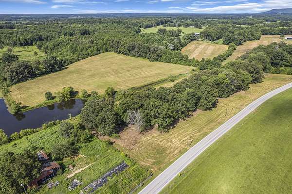 11 Acres of Land for Sale in Smithville, Tennessee