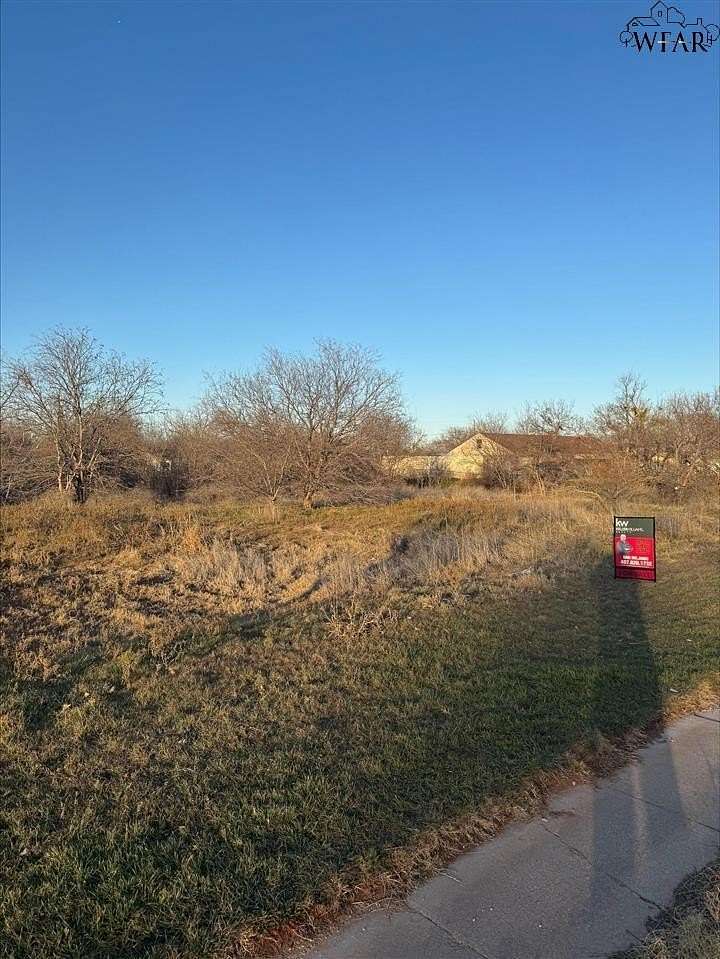 0.85 Acres of Mixed-Use Land for Sale in Wichita Falls, Texas