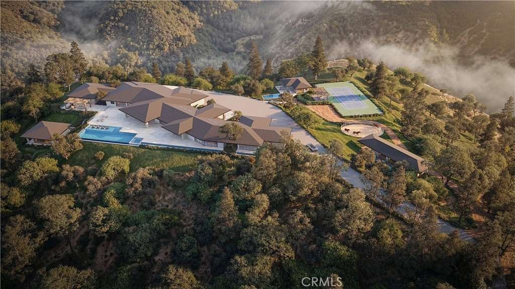 7 Acres of Land for Sale in Rolling Hills, California