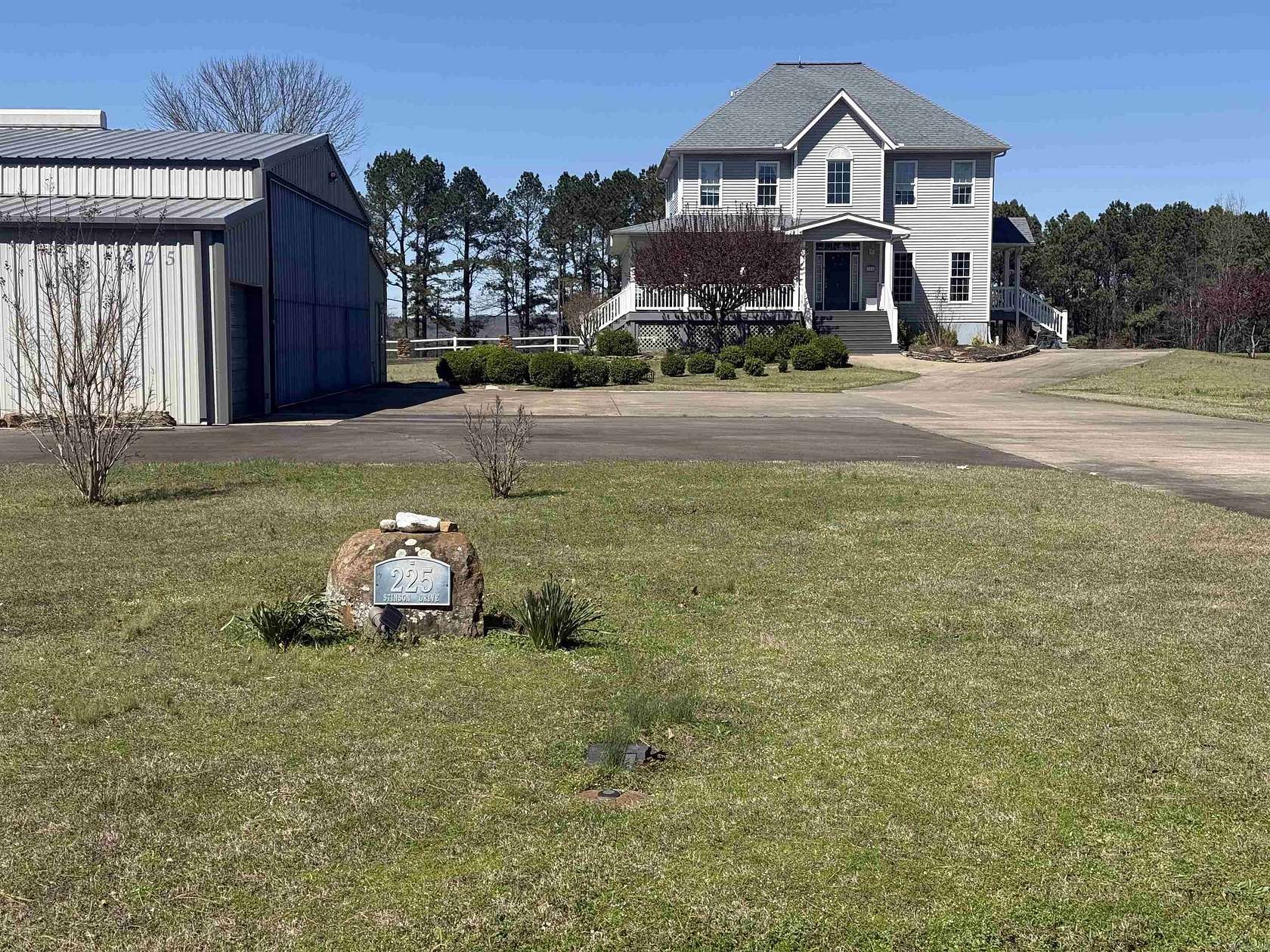 1.45 Acres of Land with Home for Sale in Clinton, Arkansas