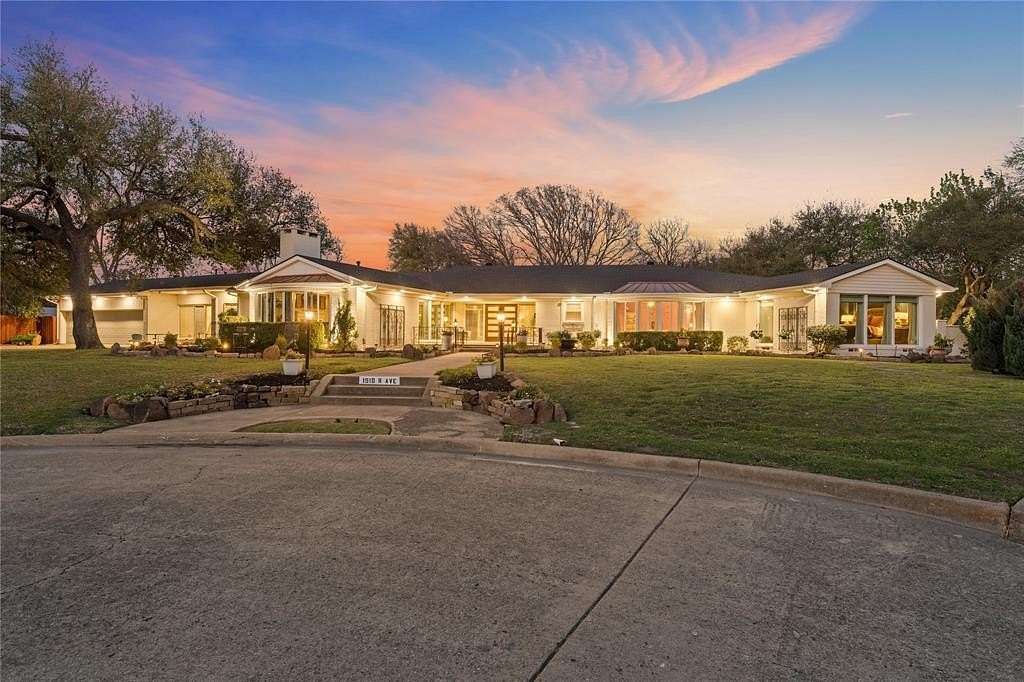 1.6 Acres of Land with Home for Sale in Plano, Texas