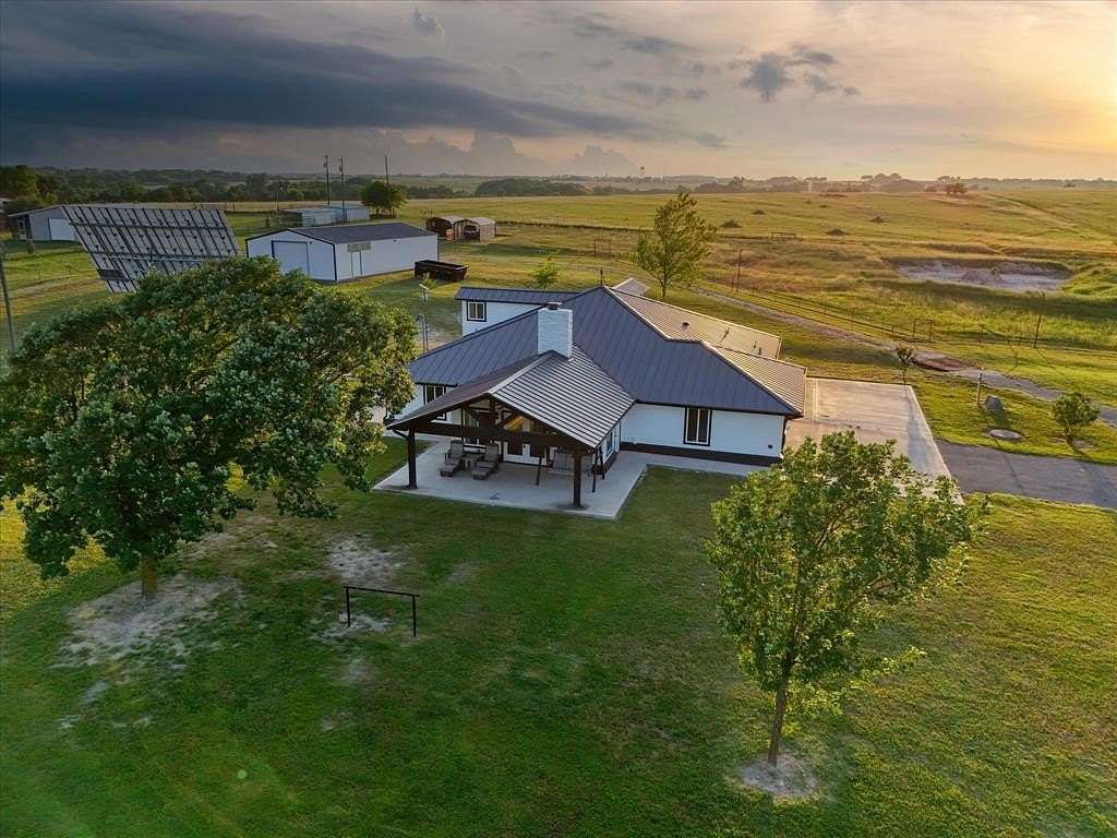 20 Acres of Land with Home for Sale in Troy, Texas