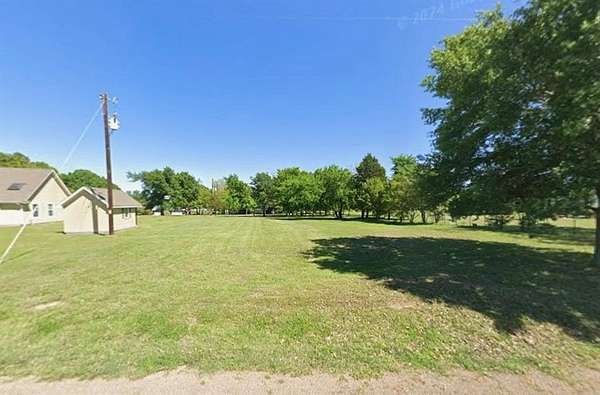 0.5 Acres of Residential Land for Sale in Streetman, Texas