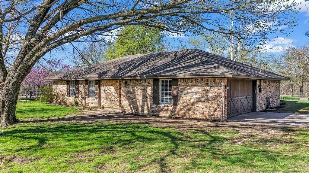 3.53 Acres of Improved Mixed-Use Land for Sale in Fort Worth, Texas