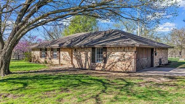 3.53 Acres of Improved Mixed-Use Land for Sale in Fort Worth, Texas