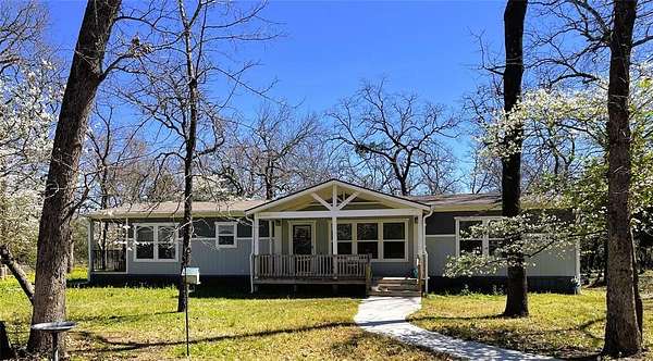 5 Acres of Land with Home for Sale in Fairfield, Texas