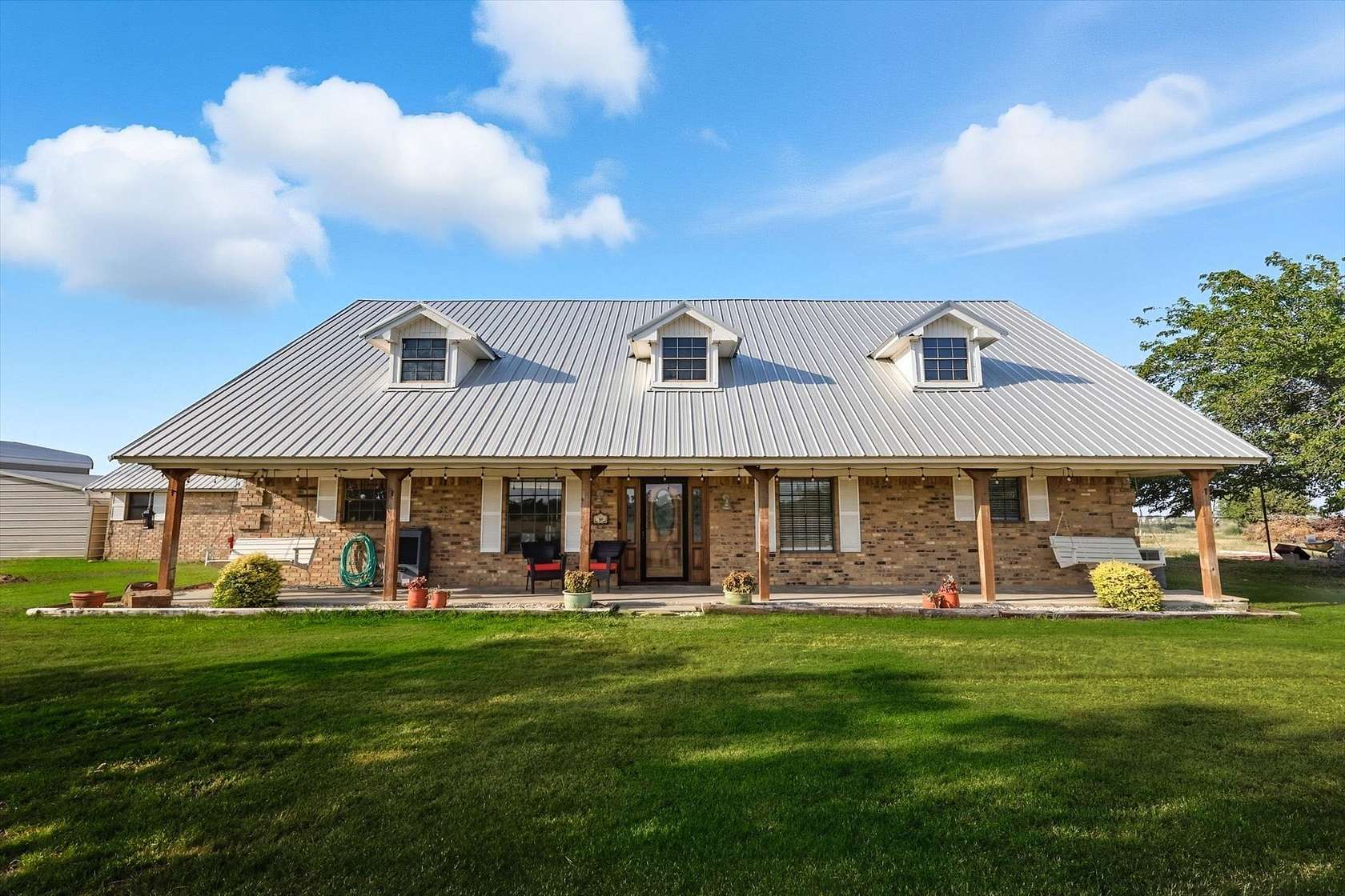 4 Acres of Improved Mixed-Use Land for Sale in Justin, Texas