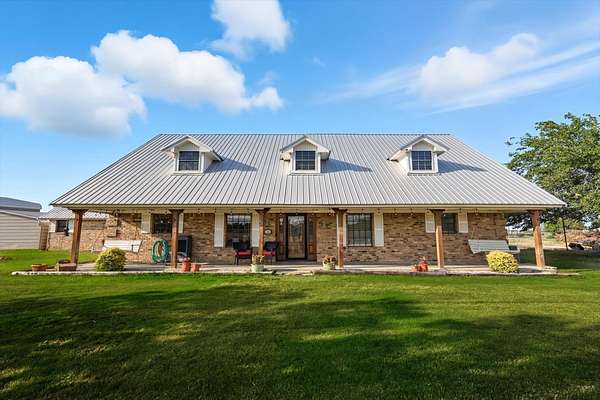 4 Acres of Improved Mixed-Use Land for Sale in Justin, Texas