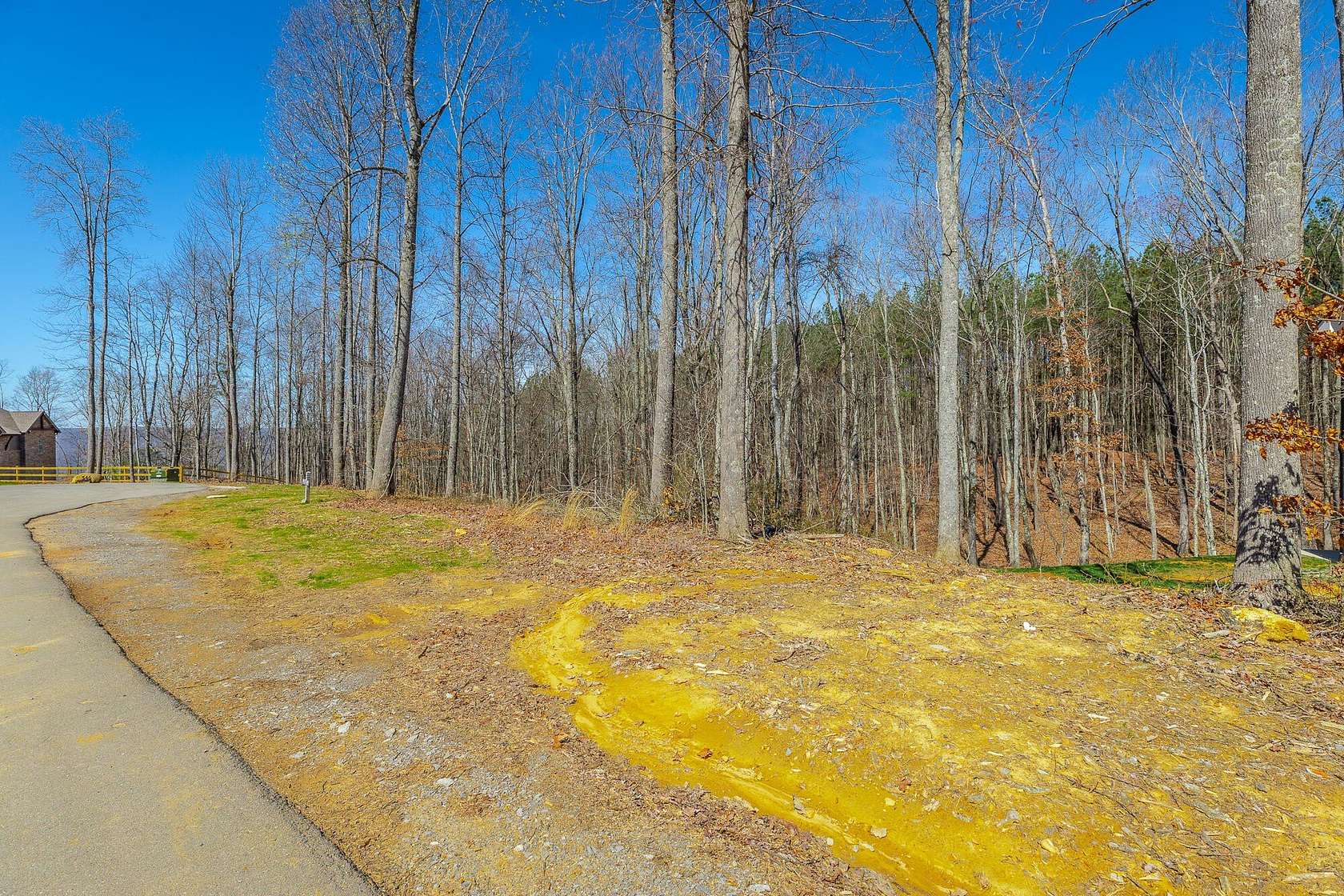 0.86 Acres of Residential Land for Sale in Jasper, Tennessee