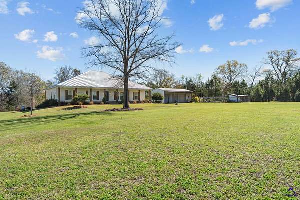 2.8 Acres of Land with Home for Sale in Jeffersonville, Georgia