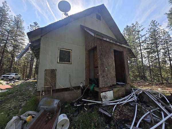 2 Acres of Land for Sale in Oak Run, California