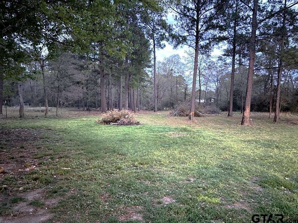 2 Acres of Residential Land for Sale in Crockett, Texas