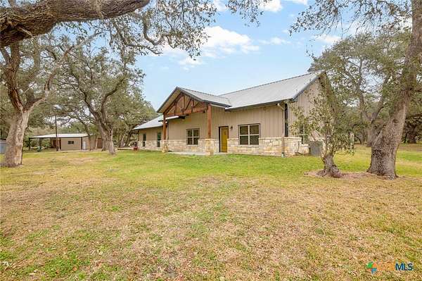 13.7 Acres of Land with Home for Sale in Victoria, Texas