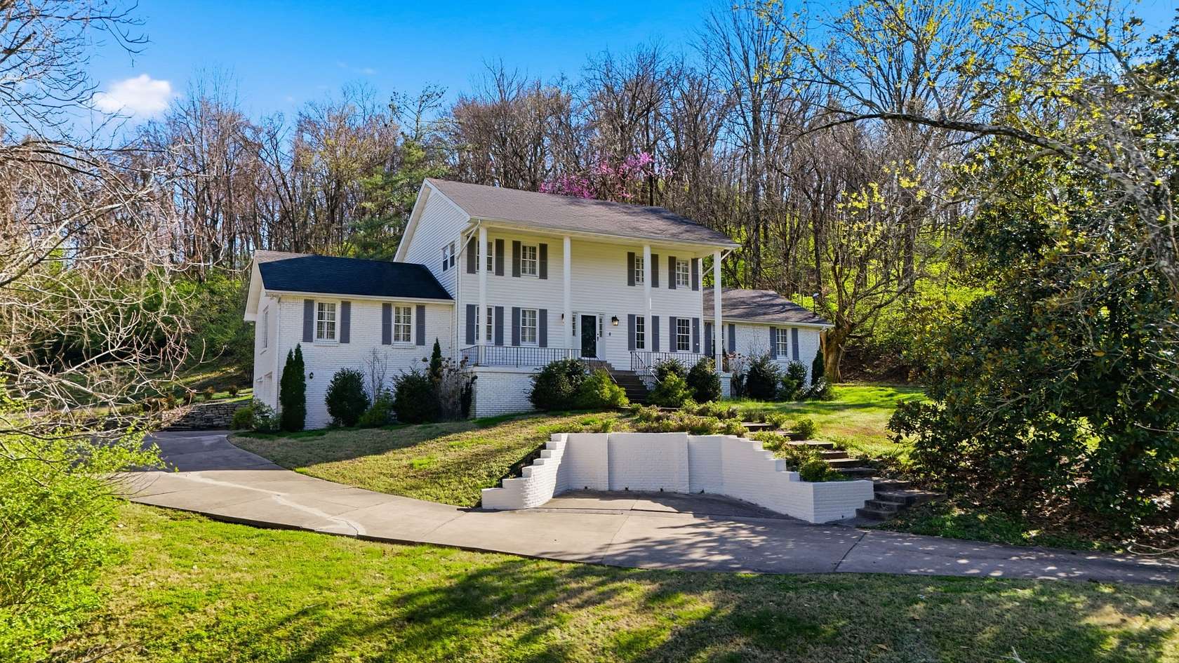 3 Acres of Land with Home for Sale in Franklin, Tennessee